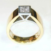 18ct gold ring set with a princess cut diamond